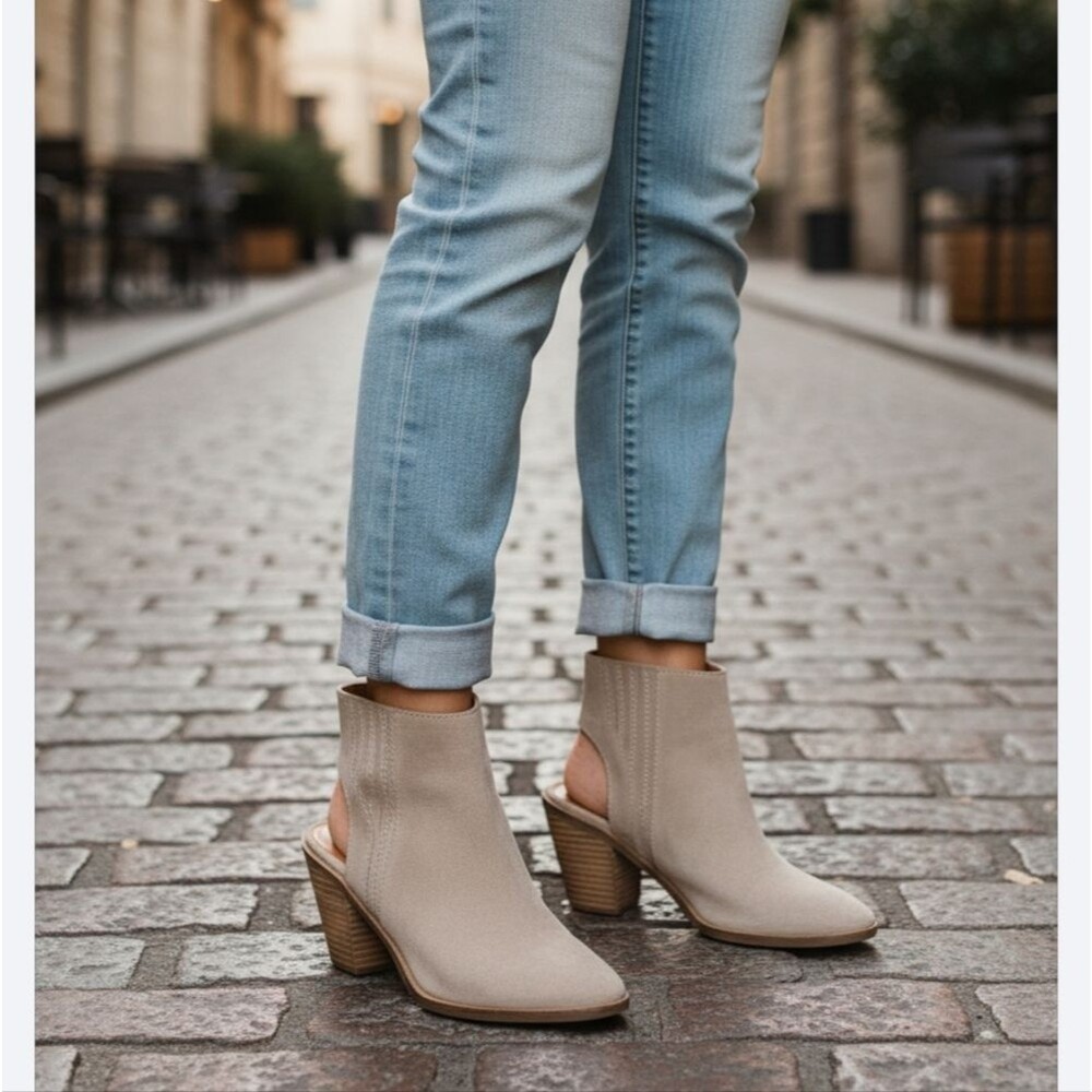Lucky Brand Leather Elegant Beige Ankle Booties Boots Shoes - Picture 12 of 12